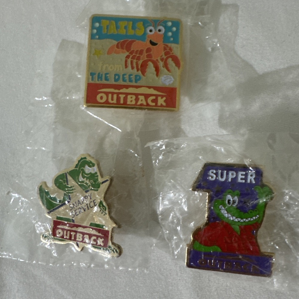 New Outback Steakhouse Pinback Lot 3,  (A7)